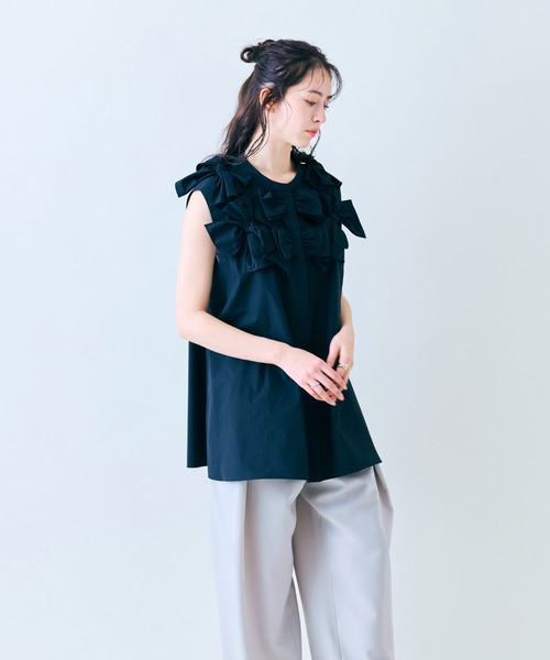 Audie a Muses（オーディアミューズ）の「共生地リボンモチーフノースリーブブラウス（シャツ/ブラウス・レディース・レッド/ブラック/オフホワイト・42/38）」の14枚目の写真