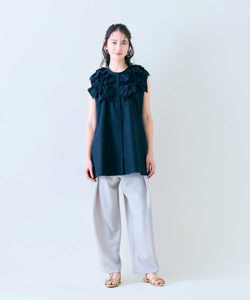 Audie a Muses（オーディアミューズ）の「共生地リボンモチーフノースリーブブラウス（シャツ/ブラウス・レディース・レッド/ブラック/オフホワイト・42/38）」の16枚目の写真