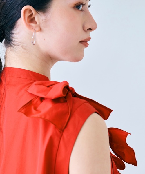 Audie a Muses（オーディアミューズ）の「共生地リボンモチーフノースリーブブラウス（シャツ/ブラウス・レディース・レッド/ブラック/オフホワイト・42/38）」の22枚目の写真