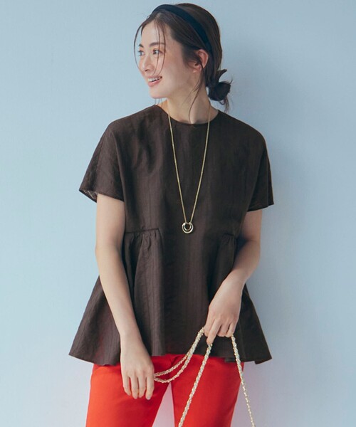 23区 L(ニジュウサンクオオキイサイズ)の「【洗える】カラミ ストライプ ペプラム ブラウス(シャツ/ブラウス・レディース・ホワイト系/ダークブラウン系/オレンジ系・44/46/48)」の2枚目の写真