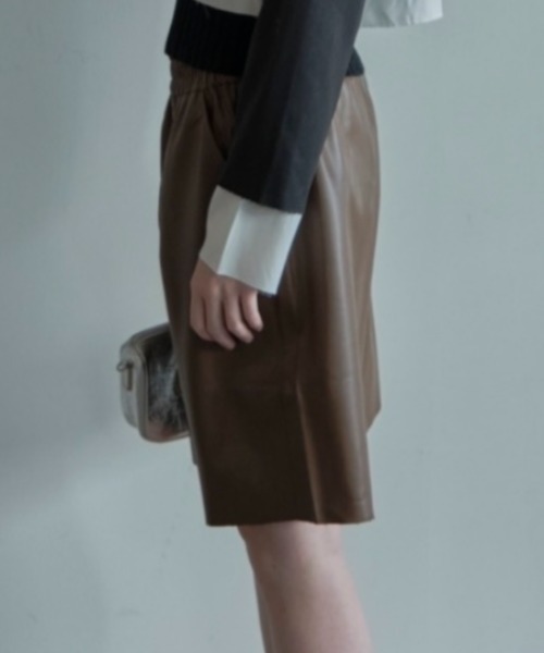 ALORA THE WAY(アロラザウェイ)の「eco leather half pants(その他パンツ・レディース・クリーム/キャメル・MEDIUM/LARGE)」の18枚目の写真