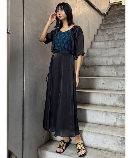 MURUA（ムルーア）の「【セットアップ対応】シャイニーシアースカート（スカート・レディース・ライトグリーン/ブラック/アイボリー/ブラウン・1/2）」の12枚目の写真