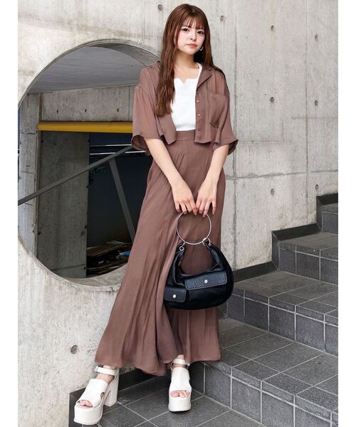 MURUA（ムルーア）の「【セットアップ対応】シャイニーシアースカート（スカート・レディース・ライトグリーン/ブラック/アイボリー/ブラウン・1/2）」の15枚目の写真