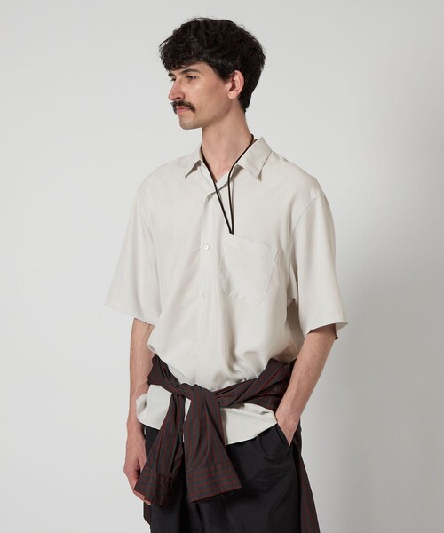 Steven Alan（スティーブンアラン）の「＜Steven Alan＞ ドレープ レギュラーカラー ショートスリーブ シャツ STANDARD LOOSE BOX（シャツ/ブラウス・メンズ・ライトグレー/ブラック/グレー・S/M/L/XL）」の5枚目の写真