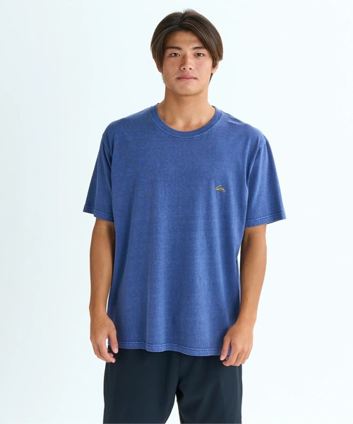 Quiksilver(クイックシルバー)の「MW ATS ST/クイックシルバーレギュラーフィットワンポイント半袖Tシャツ(Tシャツ/カットソー・メンズ・ホワイト/ブラック/インディゴブルー・X-LARGE/LARGE/MEDIUM/SMALL)」の1枚目の写真