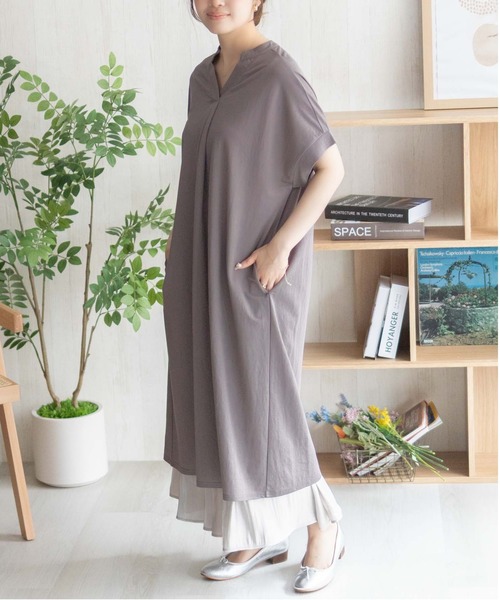 NAVY(ネイビー)の「NAVY SARARI スキッパーロングワンピース【接触冷感】(ワンピース・レディース・ブラック/チャコールグレー/モカ・M/L)」の3枚目の写真