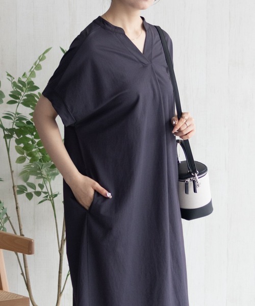 NAVY(ネイビー)の「NAVY SARARI スキッパーロングワンピース【接触冷感】(ワンピース・レディース・ブラック/チャコールグレー/モカ・M/L)」の12枚目の写真