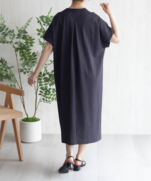 NAVY(ネイビー)の「NAVY SARARI スキッパーロングワンピース【接触冷感】(ワンピース・レディース・ブラック/チャコールグレー/モカ・M/L)」の14枚目の写真