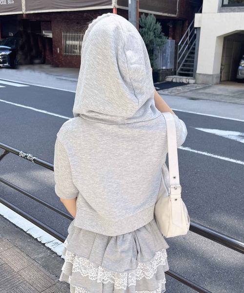 INGNI(イング)の「レース付ミニスウェットジップパーカー(パーカー・レディース・グレー/オートミール/ネイビー・M)」の11枚目の写真