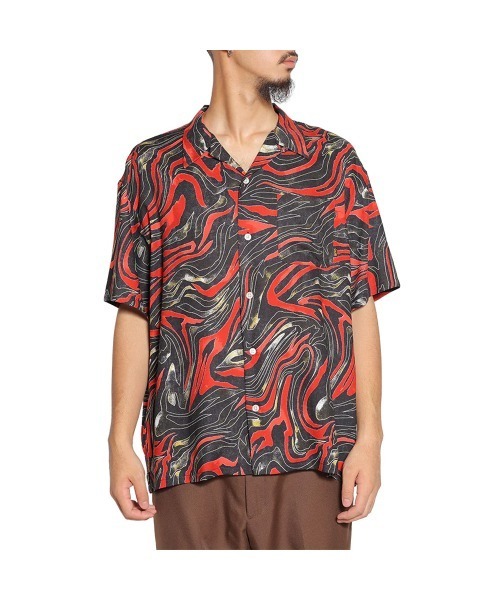 CALEE(キャリー)の「CAMO PATTERN OPEN COLLAR SH(シャツ/ブラウス・メンズ・ブラック×グリーン/ブラック×レッド・MEDIUM/LARGE/X-LARGE)」の2枚目の写真