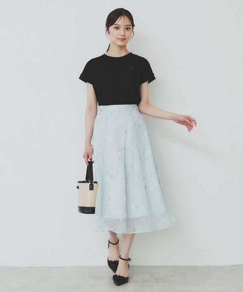 index(インデックス)の「◆《6色展開/S-3Lサイズ》フラワー刺繍Tシャツ【汗ジミ防止/吸水速乾/接触冷感/UVケア/洗濯機洗い可】(Tシャツ/カットソー・レディース・ブラック/オフホワイト/ピンク/ナチュラル/ダークグレー/ホワイト系9・44/40/38/42/36)」の18枚目の写真