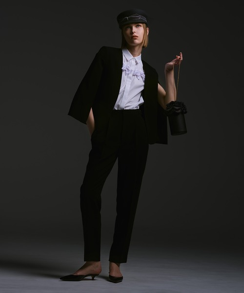 LOULOU WILLOUGHBY（ルルウィルビー）の「【LOULOU WILLOUGHBY】ハイバックテーパードパンツ（その他パンツ・レディース・キャメル/ブラック/オフホワイト・1/2）」の2枚目の写真