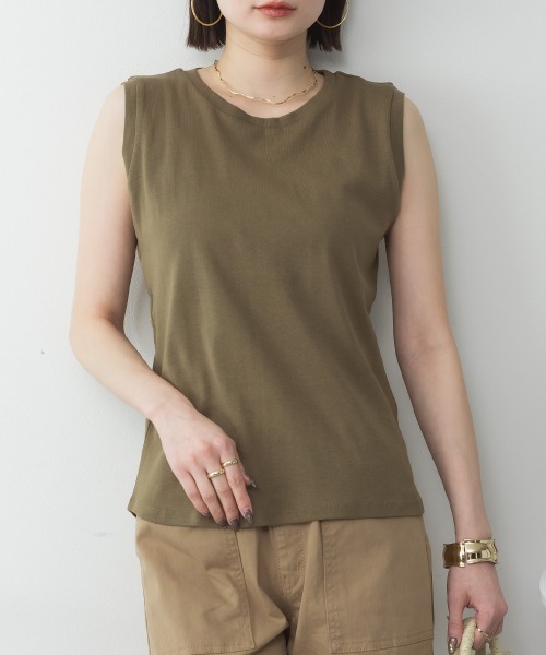 RCD(アールシーディー)の「ラウンドネックノースリーブトップ(Tシャツ/カットソー・レディース・ブラック/杢グレー/カーキ/グレイッシュベージュ/チャコールグレー/オフホワイト・LL/L/3L/4L/M)」の6枚目の写真
