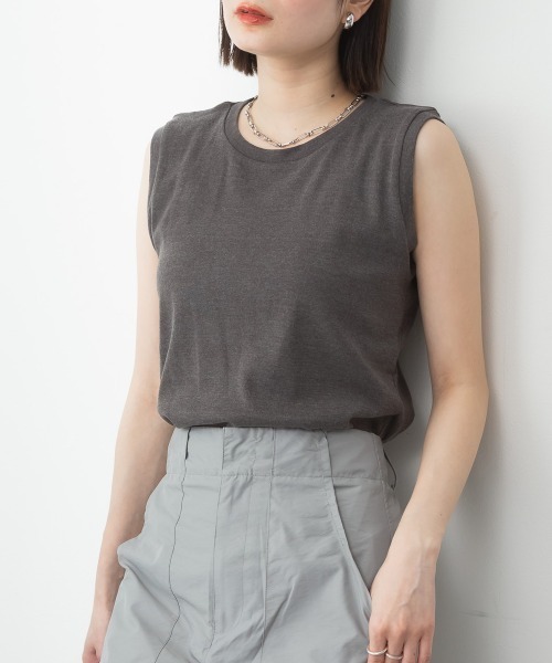 RCD(アールシーディー)の「ラウンドネックノースリーブトップ(Tシャツ/カットソー・レディース・ブラック/杢グレー/カーキ/グレイッシュベージュ/チャコールグレー/オフホワイト・LL/L/3L/4L/M)」の1枚目の写真