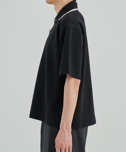 UNITED TOKYO（ユナイテッドトウキョウ）の「クロシェモダール ニットポロ　｜夏服/衿切替（ニット/セーター・メンズ・オフホワイト/ブラック・1/2）」の5枚目の写真