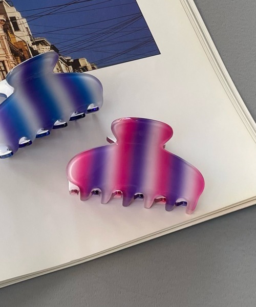 tone（トーン）の「KuKuLu TOKYO/basic バンスクリップ（バレッタ/ヘアクリップ・レディース・ブルー系その他2/ブルー系その他3/ピンク系その他/パープル系その他3/レッド系その他2/パープル系その他/パープル系その他2/ピンク/レッド系その他/ブルー系その他/イエロー/ピンク系その他2/ピンク系その他3/オレンジ・FREE）」の4枚目の写真