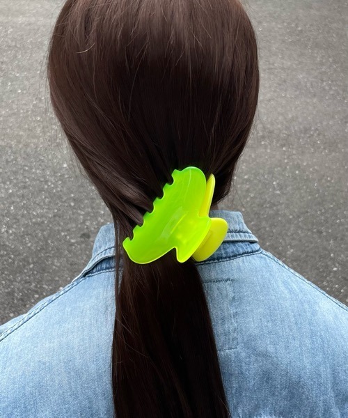 tone（トーン）の「KuKuLu TOKYO/basic バンスクリップ（バレッタ/ヘアクリップ・レディース・ブルー系その他2/ブルー系その他3/ピンク系その他/パープル系その他3/レッド系その他2/パープル系その他/パープル系その他2/ピンク/レッド系その他/ブルー系その他/イエロー/ピンク系その他2/ピンク系その他3/オレンジ・FREE）」の7枚目の写真