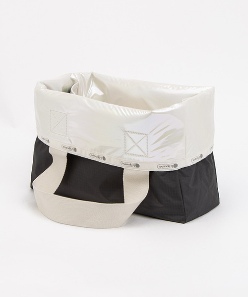 LeSportsac(レスポートサック)の「GRADIENT LG REVERSE TOTE パーライズドグラディエント/サンダー(トートバッグ・レディース・ホワイト・FREE)」の14枚目の写真