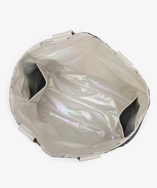 LeSportsac(レスポートサック)の「GRADIENT LG REVERSE TOTE パーライズドグラディエント/サンダー(トートバッグ・レディース・ホワイト・FREE)」の15枚目の写真