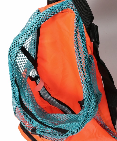 Speedo（スピード）の「SPEEDO / ポケッタブルメッシュバッグ（バックパック/リュック・レディース・オレンジ/パープル・FREE）」の8枚目の写真