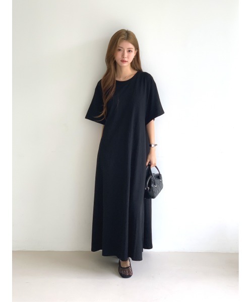 MINS MINIS(ミンスミニス)の「デイリークルーネックワンピース(ワンピース・レディース・ベージュ/ブラック・FREE)」の1枚目の写真