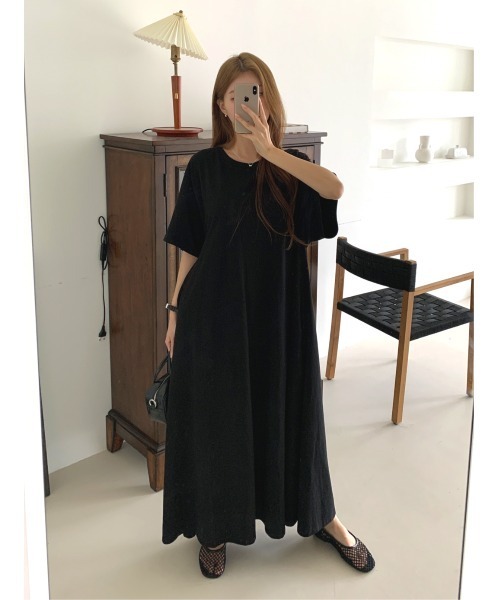 MINS MINIS(ミンスミニス)の「デイリークルーネックワンピース(ワンピース・レディース・ベージュ/ブラック・FREE)」の13枚目の写真