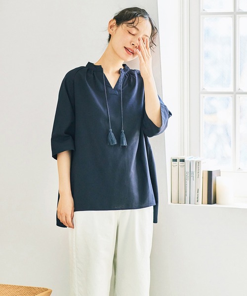and myera(アンド マイラ)の「and myera タッセルブラウス(シャツ/ブラウス・レディース・ネイビー/グリーン/レッド・M/L/S)」の6枚目の写真