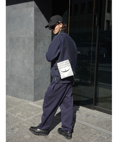 EDITA.(エディータ)の「Round pocket shoulder bag 男女兼用 / ショルダーバッグ(ショルダーバッグ・レディース・ブラック/グレー・FREE)」の6枚目の写真