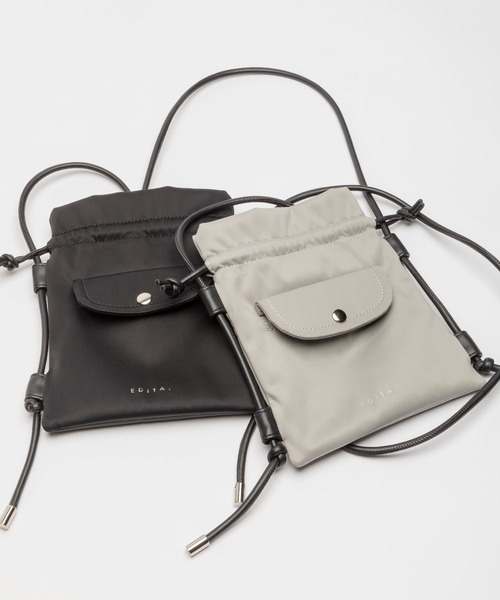 EDITA.(エディータ)の「Round pocket shoulder bag 男女兼用 / ショルダーバッグ(ショルダーバッグ・レディース・ブラック/グレー・FREE)」の4枚目の写真