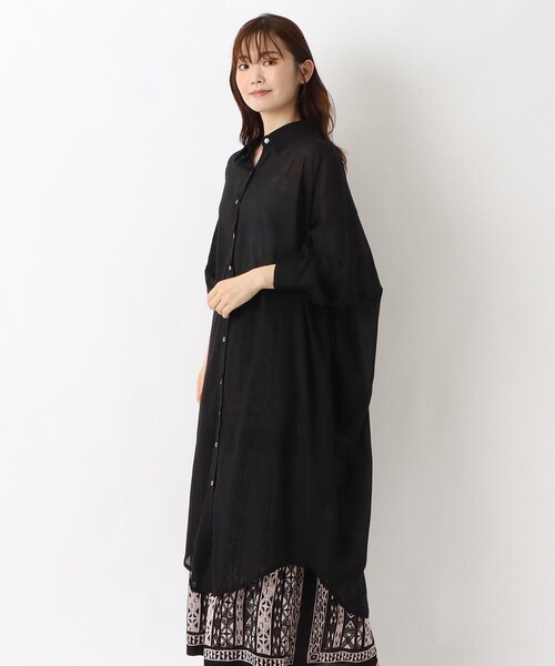 one'sterrace(ワンズテラス)の「リゾート ボイル前開きロングシャツ(シャツ/ブラウス・レディース・ブラック系8/ネイビー系5/アイボリー系8/カーキ系5・02)」の2枚目の写真