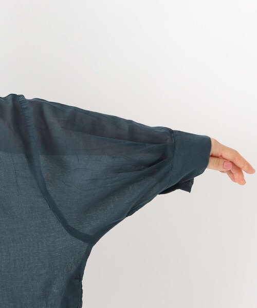 one'sterrace(ワンズテラス)の「リゾート ボイル前開きロングシャツ(シャツ/ブラウス・レディース・ブラック系8/ネイビー系5/アイボリー系8/カーキ系5・02)」の16枚目の写真