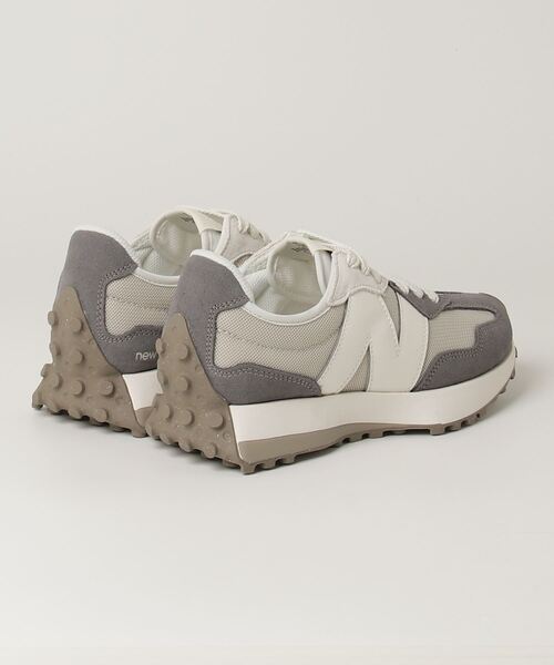 NEW BALANCE(ニューバランス)の「ニューバランス New Balance 327_(スニーカー・メンズ・グレー・23.5cm/24.0cm/25.5cm/26.0cm/26.5cm/27.0cm/27.5cm/28.0cm/23.0cm/24.5cm/25.0cm)」の3枚目の写真