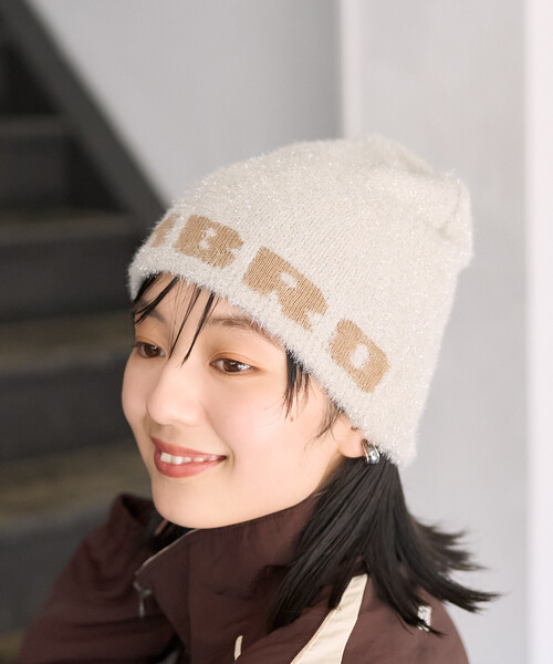 FREAK'S STORE（フリークスストア）の「UMBRO × FREAK'S STORE/アンブロ 別注 ロゴビーニー（ニットキャップ/ビーニー・レディース・ブラック/シルバー・ONE SIZE）」の6枚目の写真