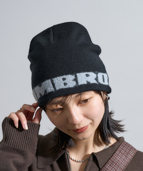 FREAK'S STORE（フリークスストア）の「UMBRO × FREAK'S STORE/アンブロ 別注 ロゴビーニー（ニットキャップ/ビーニー・レディース・ブラック/シルバー・ONE SIZE）」の11枚目の写真