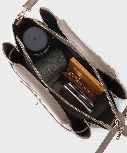 INDIVI（インディヴィ）の「ソフトタックミドルバッグ（ハンドバッグ・レディース・サンドベージュ/ブラック・00）」の12枚目の写真