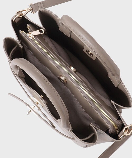 INDIVI（インディヴィ）の「ソフトタックミドルバッグ（ハンドバッグ・レディース・サンドベージュ/ブラック・00）」の13枚目の写真