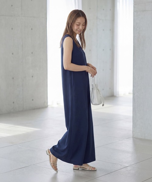 STYLE DELI(スタイルデリ)の「さらさらツイル生地スタイリッシュサロペット(サロペット/オーバーオール・レディース・ネイビー/カーキ・01/02)」の4枚目の写真