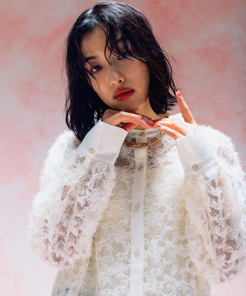 LEPSIM(レプシィム)の「ノーカラー刺繍レースシャツ 577238(シャツ/ブラウス・レディース・ブラック/オフホワイト・FREE)」の5枚目の写真