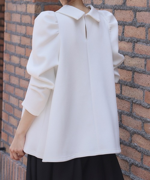ELFRANK(エルフランク)の「ダンボール 襟付き パワーショルダー Aライン トップス(Tシャツ/カットソー・レディース・グレー/オフホワイト/チャコールグレー・FREE)」の6枚目の写真