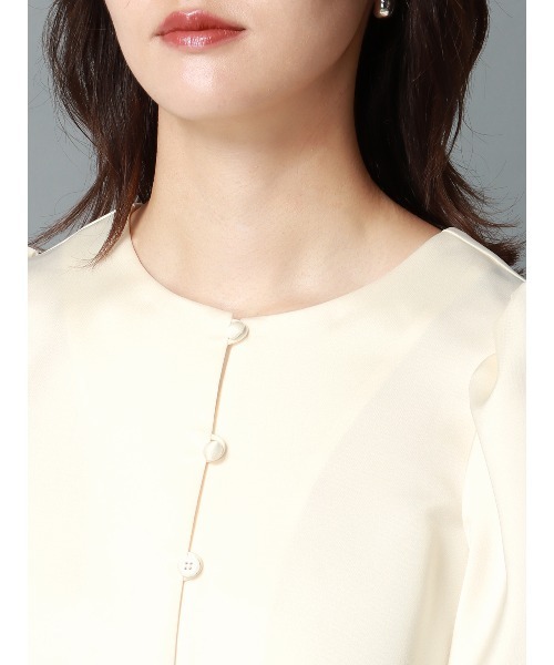 CIS.（シス）の「CIS． バウンススリーブブラウスジャケット ウォッシャブル マットサテン 無地（シャツ/ブラウス・レディース・ブラック/ホワイト/ベージュ・36(7号)/38(9号)）」の9枚目の写真