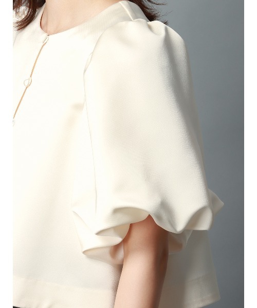 CIS.（シス）の「CIS． バウンススリーブブラウスジャケット ウォッシャブル マットサテン 無地（シャツ/ブラウス・レディース・ブラック/ホワイト/ベージュ・36(7号)/38(9号)）」の10枚目の写真