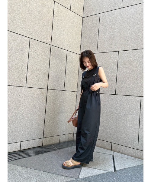 Day and Grade(デイアンドグレイド)の「【RISAKOセレクト】ウエストドロストサロペット(サロペット/オーバーオール・レディース・ブラック/グレー・FREE)」の4枚目の写真
