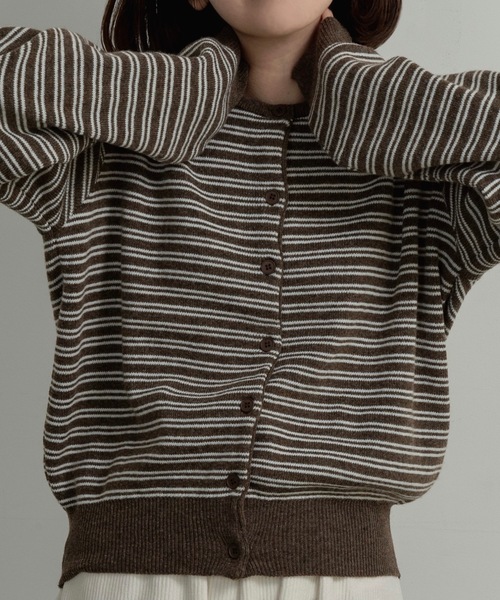 lawgy（ラウジー）の「horizontal stripe crew neck cardigan / ホリゾンタルストライプクルーネックカーディガン（カーディガン/ボレロ・レディース・ブラウン/グレー/スカイブルー・FREE）」の8枚目の写真