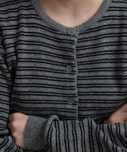 lawgy（ラウジー）の「horizontal stripe crew neck cardigan / ホリゾンタルストライプクルーネックカーディガン（カーディガン/ボレロ・レディース・ブラウン/グレー/スカイブルー・FREE）」の7枚目の写真