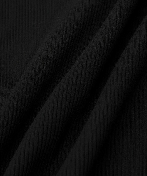 ADAM ET ROPE'（アダムエロペ）の「【WEB限定】エコベロVネックカーディガン（カーディガン/ボレロ・レディース・ブラック/オフホワイト/チャコールグレー/レッド・FREE）」の7枚目の写真