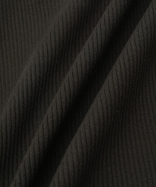 ADAM ET ROPE'（アダムエロペ）の「【WEB限定】エコベロVネックカーディガン（カーディガン/ボレロ・レディース・ブラック/オフホワイト/チャコールグレー/レッド・FREE）」の5枚目の写真