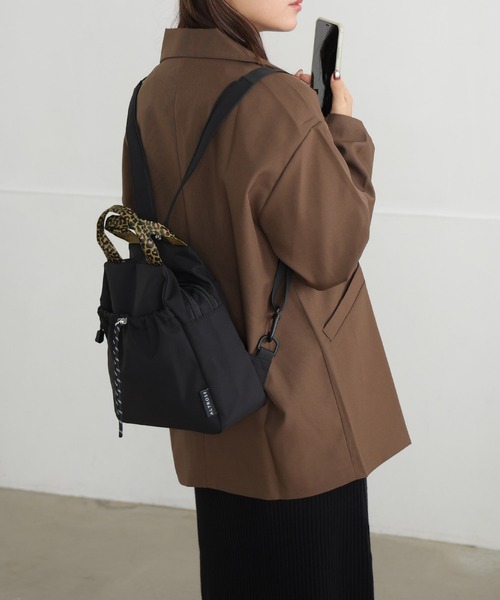 ALTROSE（アルトローズ）の「2way ボディバッグ リュック ナイロン レオパード ヒョウ柄 フォックス（バックパック/リュック・レディース・レオパード/ブラック/アイボリー/ブラック系9/グレー・FREE）」の9枚目の写真