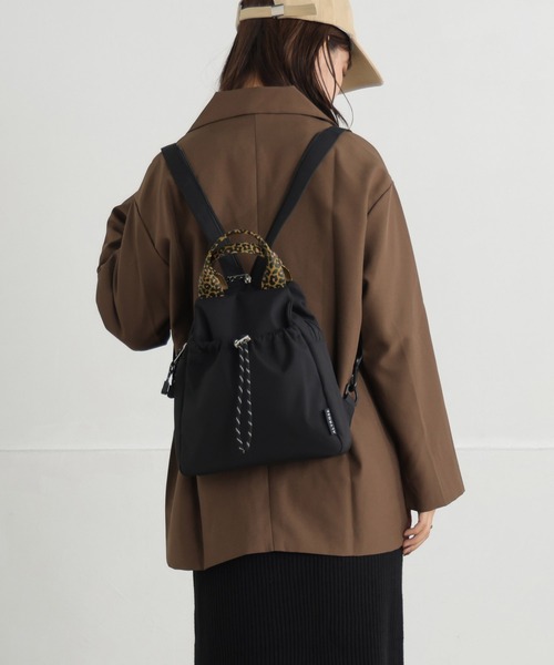 ALTROSE（アルトローズ）の「2way ボディバッグ リュック ナイロン レオパード ヒョウ柄 フォックス（バックパック/リュック・レディース・レオパード/ブラック/アイボリー/ブラック系9/グレー・FREE）」の11枚目の写真