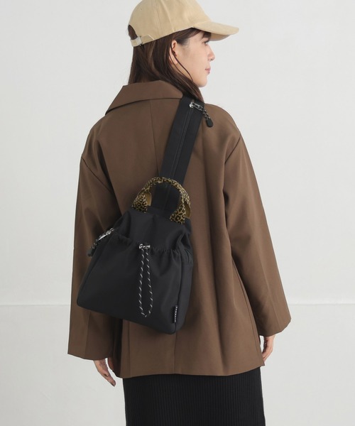 ALTROSE（アルトローズ）の「2way ボディバッグ リュック ナイロン レオパード ヒョウ柄 フォックス（バックパック/リュック・レディース・レオパード/ブラック/アイボリー/ブラック系9/グレー・FREE）」の13枚目の写真