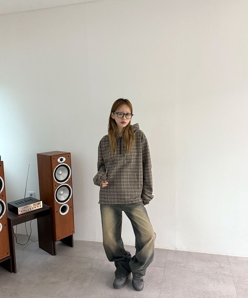 4INT.(フォイント)の「ヴィンテージ サンド ウォッシング セミ ワイド デニム パンツ(デニムパンツ・レディース・ブルー・S/M/L)」の14枚目の写真